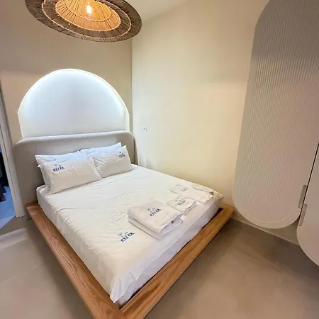 Delor Santorini * Dhërmi
