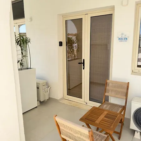 Delor Santorini *
